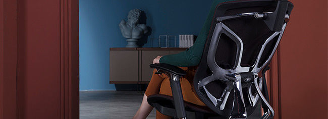 Dvaryの中間の背部人間工学的の椅子のランバー サポートの調節可能な旋回装置のオフィスは0の議長を務める