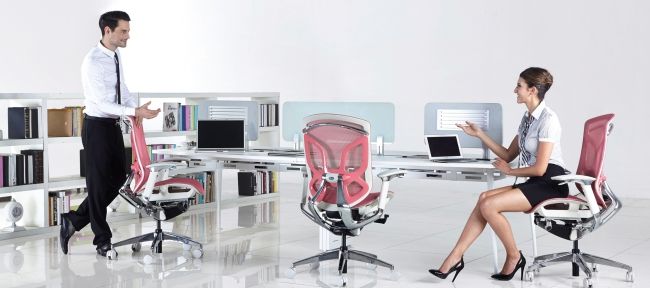 旋回装置のオフィスを傾ける快適な56の程度は完全な網の人間工学的のオフィスの椅子3の議長を務める